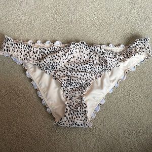 New, never worn Hollister Cheeky ruffle bikini bottoms